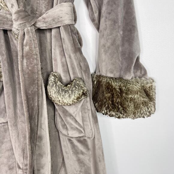 Pottery Barn Gray Caramel Small Faux Fur Robe Plush Tie Waist Hooded Cozy Lounge - Picture 4 of 10